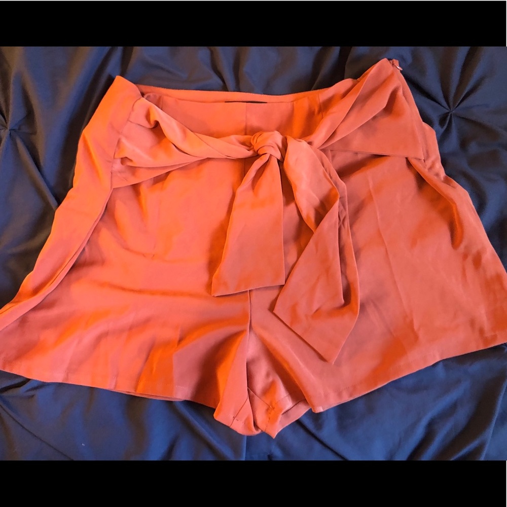 Pink high waisted flowy shorts!